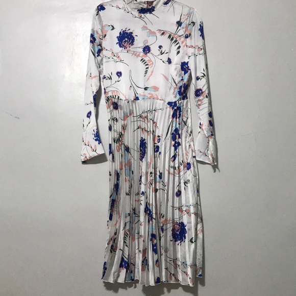 ASOS DESIGN pleated midi dress long sleeve - Picture 4 of 9